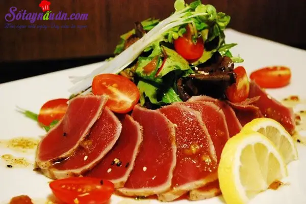 C&aacute;ch l&agrave;m salad c&aacute; ngừ ngon như ngo&agrave;i tiệm