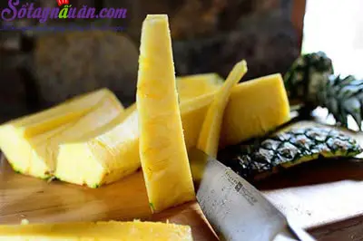 C&aacute;ch l&agrave;m thịt cuộn t&ocirc;m v&agrave; dứa nướng thơm phức 4