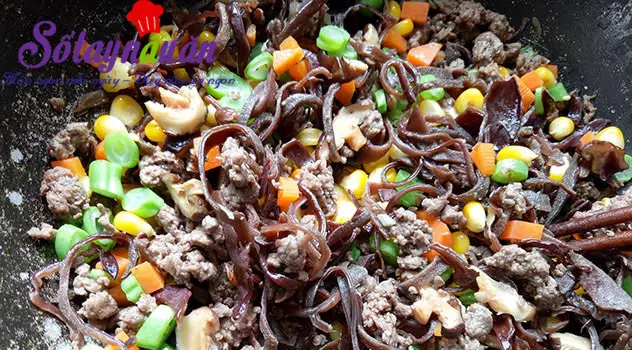 C&aacute;ch l&agrave;m x&ocirc;i chi&ecirc;n nh&acirc;n thịt gi&ograve;n thơm ng&acirc;y ngất