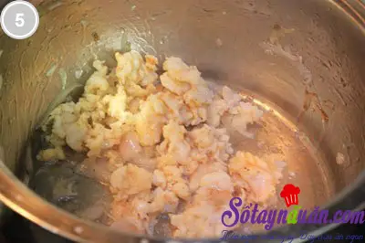 Ch&aacute;o nấm t&ocirc;m cho trẻ 5