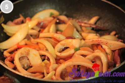 Đổi vị mực x&agrave;o nấm 5