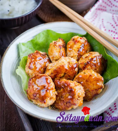 G&agrave; vi&ecirc;n nước sốt