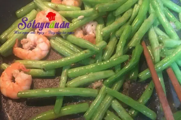 C&aacute;ch l&agrave;m đậu que x&agrave;o t&ocirc;m 2