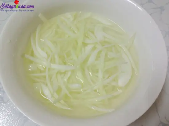 C&aacute;ch l&agrave;m nộm g&agrave; h&agrave;nh t&acirc;y 3