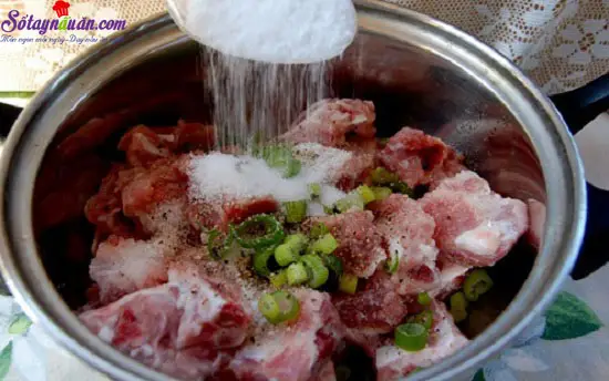 c&aacute;ch l&agrave;m sườn heo kho miền t&acirc;y 2