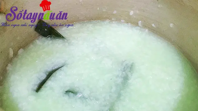 C&aacute;ch nấu ch&aacute;o l&aacute; dứa hột vịt muối tuyệt ngon 5