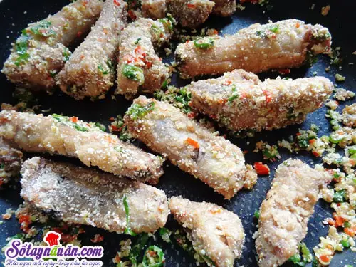 Hướng dẫn l&agrave;m sườn non rang th&iacute;nh cực ngon lạ miệng 6