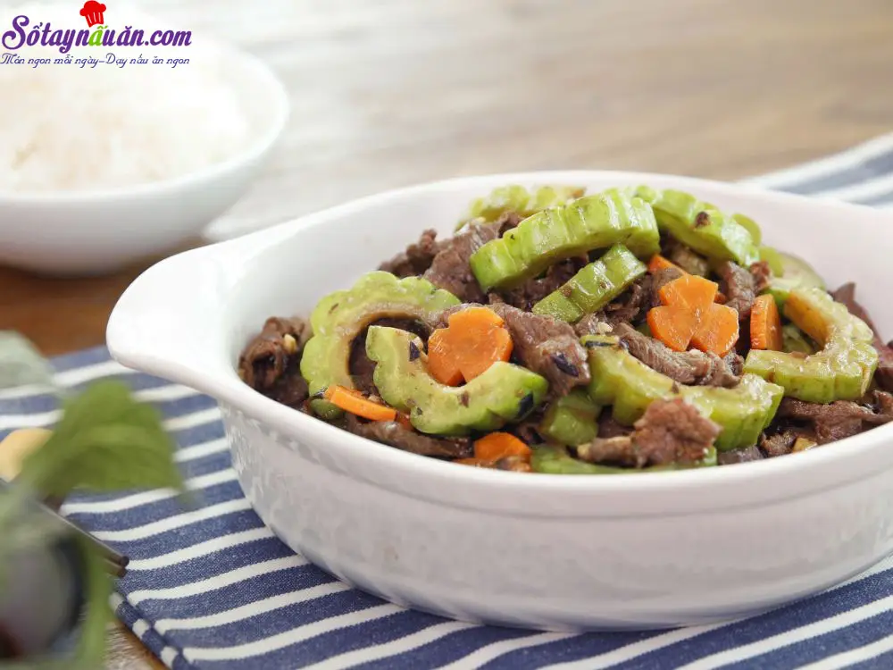 c&aacute;ch l&agrave;m thịt b&ograve; mướp đắng 11