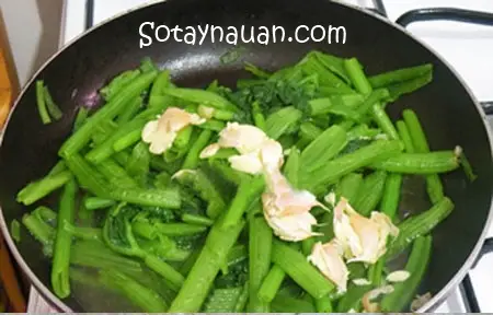 Rau b&iacute; x&agrave;o tỏi 4