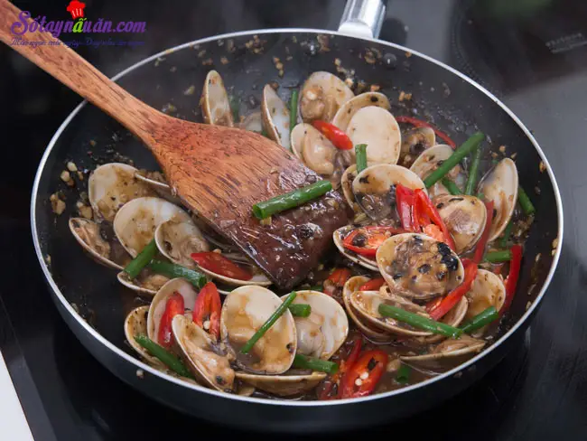 Hướng dẫn ngh&ecirc;u x&agrave;o cay lạ m&agrave; ngon tuyệt 7