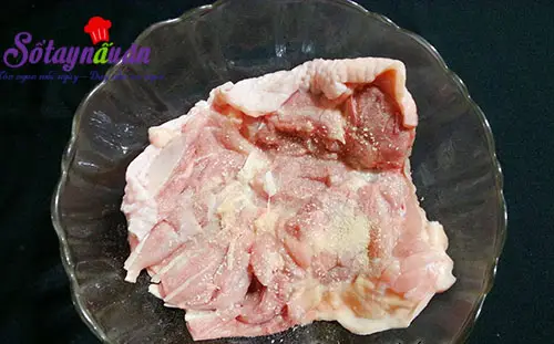 Ngon hơn với thịt g&agrave; rim nước tương chuẩn vị 1