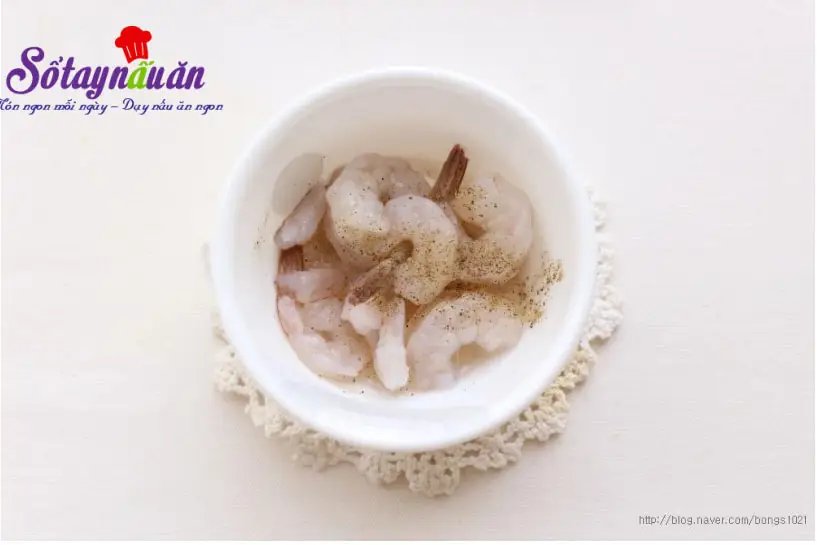 T&ocirc;m sốt c&agrave; ri c&ugrave;ng kem thơm b&eacute;o ngậy si&ecirc;u hấp dẫn 2
