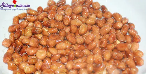 Bí quyết rang lạc muối giòn rụm tại nhà, ăn là ghiền!