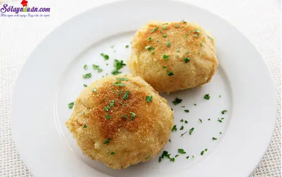 Bánh cá hồi khoai tây nghiền: Hướng dẫn chi tiết cho bé ăn dặm
