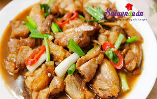 Ngon hơn với thịt gà rim nước tương chuẩn vị
