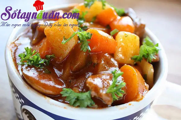 Thịt bò hầm khoai môn tiếp năng lượng cho ngày mới